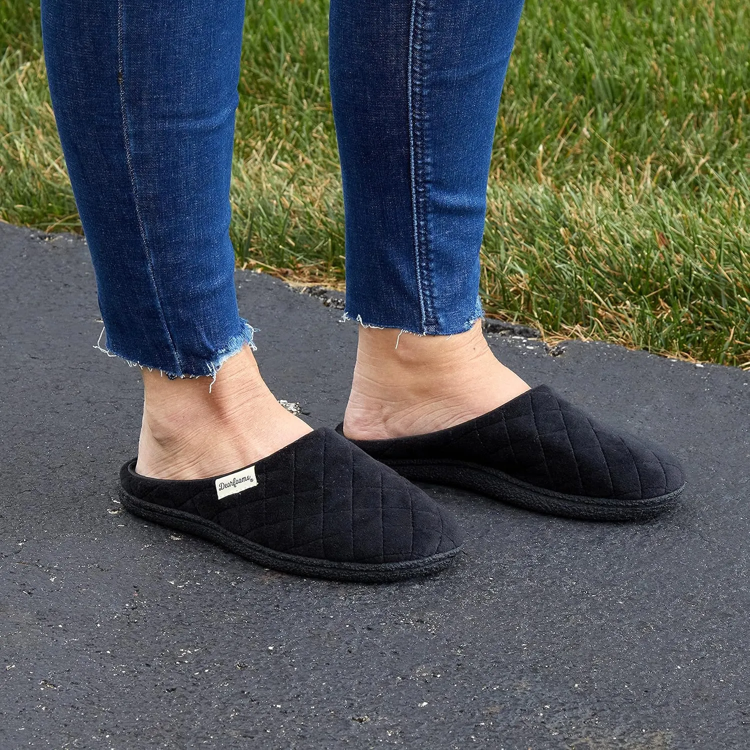 Dearfoams Women's Memory Foam Washable Leslie Clog House Slipper with Wide Widths