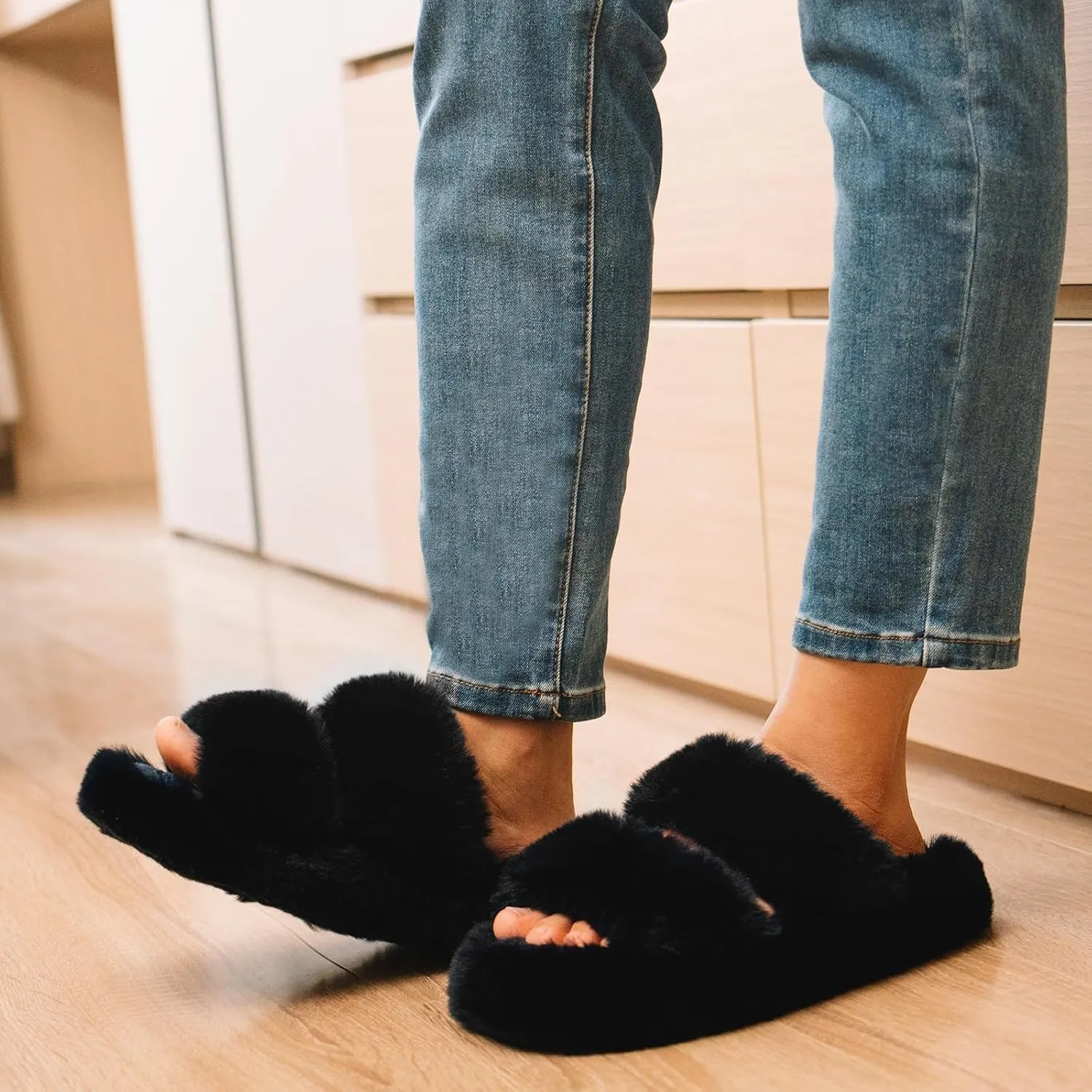 FamilyFairy Women's Fluffy Faux Fur Slippers Comfy Open Toe Two Band Slides with Fleece Lining and Rubber Sole