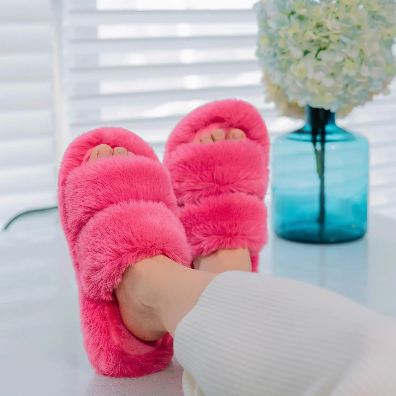 FamilyFairy Women's Fluffy Faux Fur Slippers Comfy Open Toe Two Band Slides with Fleece Lining and Rubber Sole