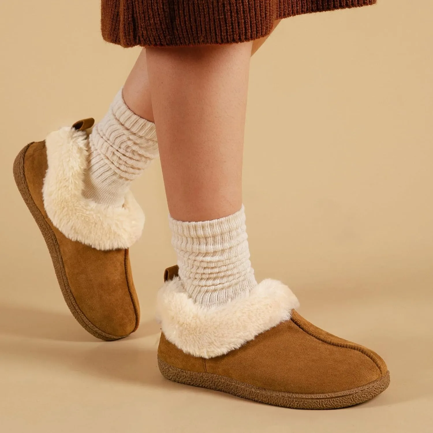 HomeTop Women's Closed-back Slippers Faux Wool Warm Non-slip Outdoor Indoor House Shoes with Fuzzy Collar