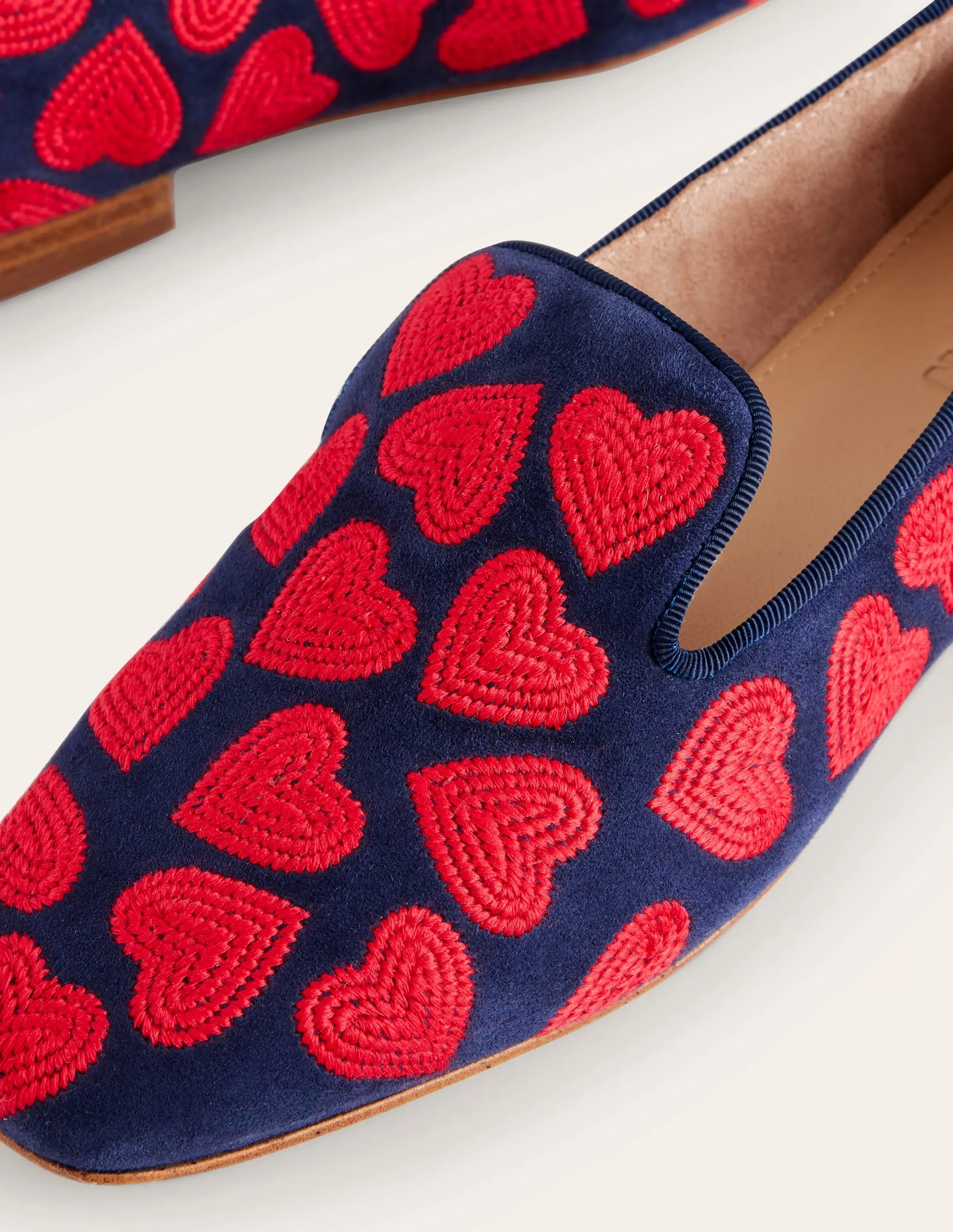 Loafer im Slipper-Stil-Marineblau, Rote Herzen