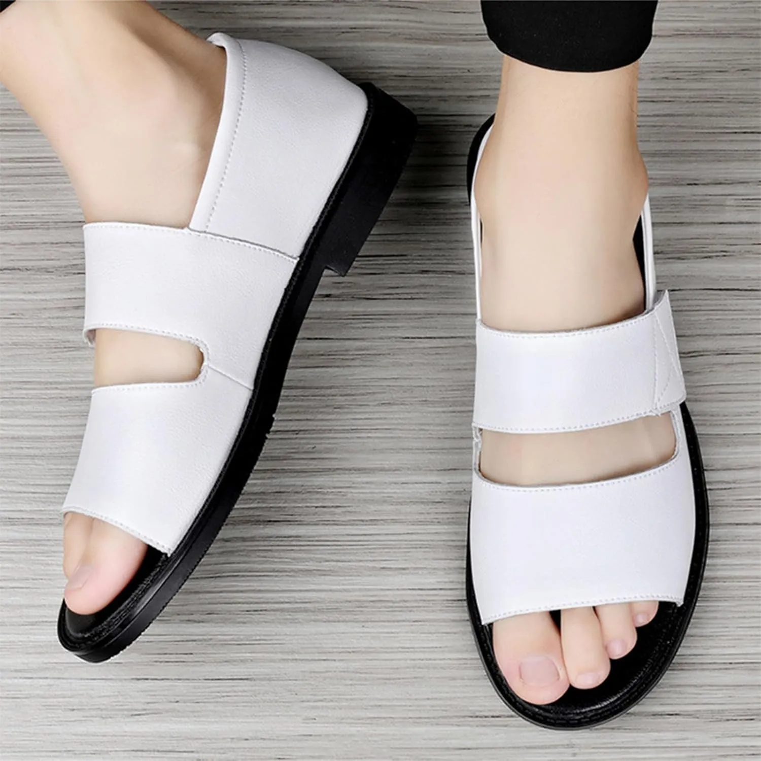 Men's Leather Sandals with Hook Loop Non-Slip Breathable Open Toe Water Shoes for Beach Walking Swimming Quick-Dry Non-Slip Flat Sole Business Casual Fisherman Sandals