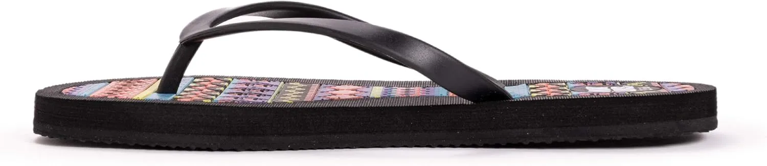 MUK LUKS Women's Shayna Terra Turf-Black Flat Sandals