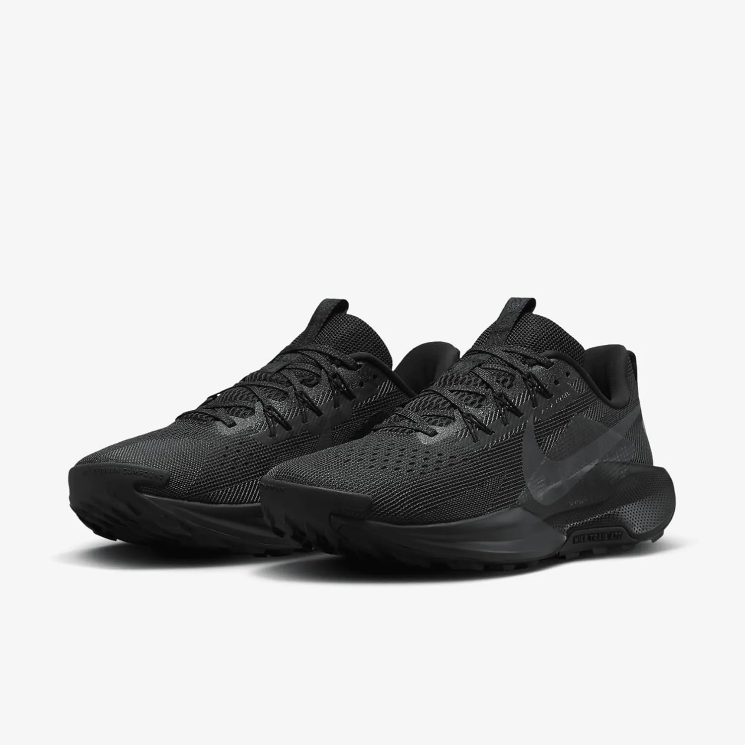 Nike Men's Pegasus Trail 5 Sneaker