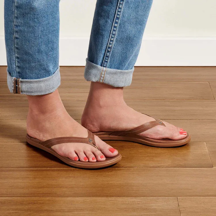 Olukai Women's Honu Leather Beach Sandals - Tan/Tan