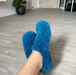 PATTERN: Slippers in Velvet Yarn