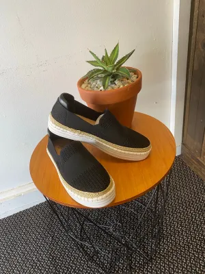 Queen Bee Sneaker Black (size 36)