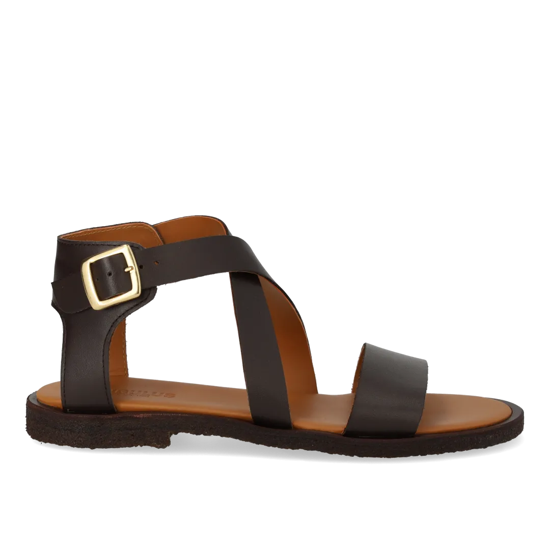 Sandal with buckle