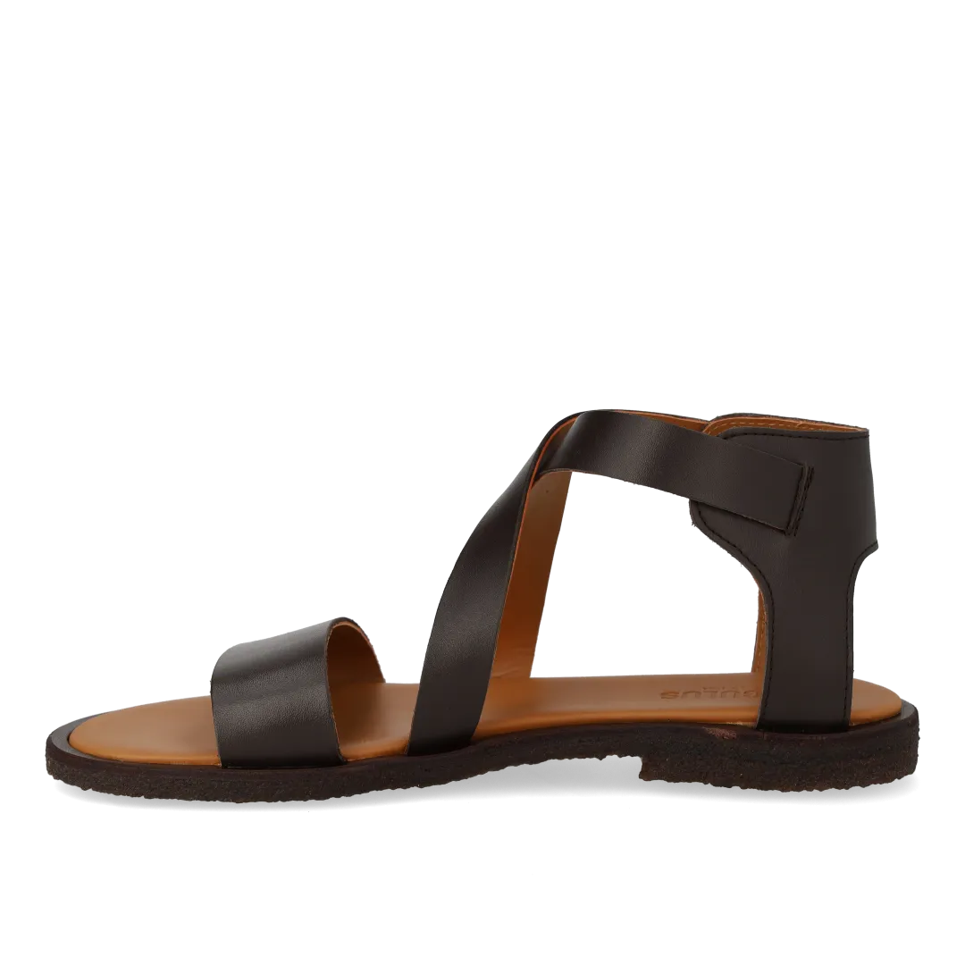 Sandal with buckle