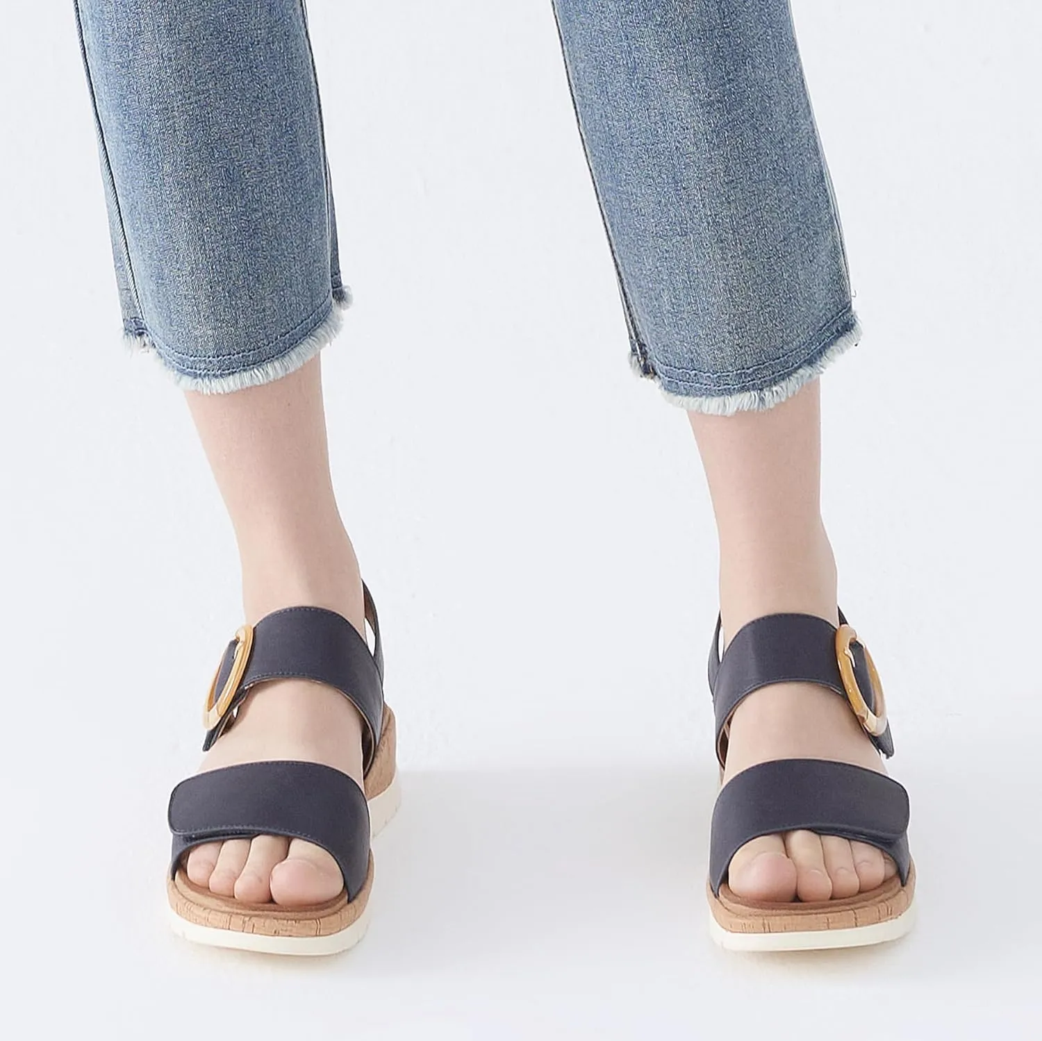 UBFEN Womens Flat Sandals Arch Support Open Toe Walking Comfy Casual Low Wedge Summer Shoes