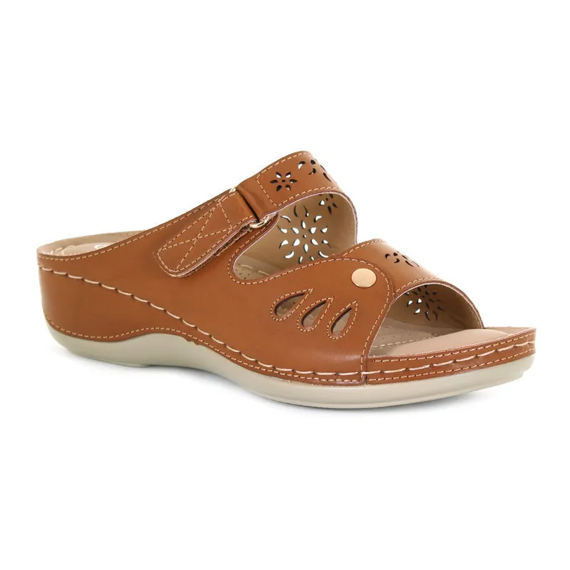 Womens Larissa Wedge Sandal Camel